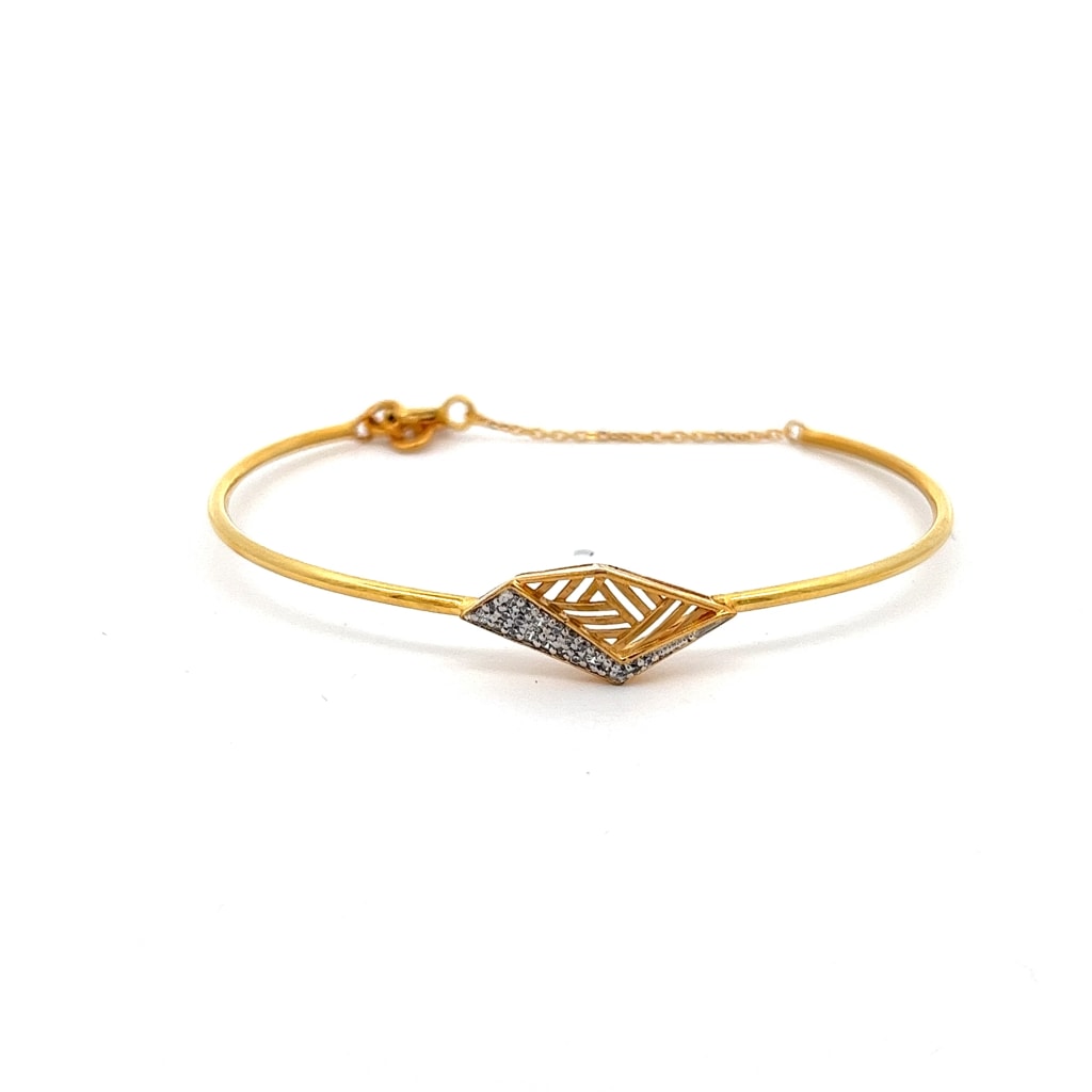 The Zigzag Oval Bangle