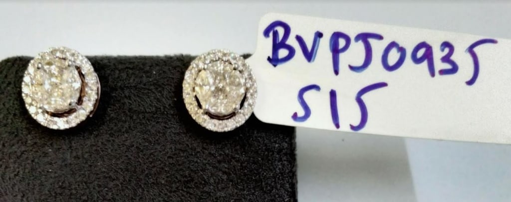 The Alyssum Stud Earrings