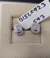 The Amki Solitaire Stud Earrings - thumb 3